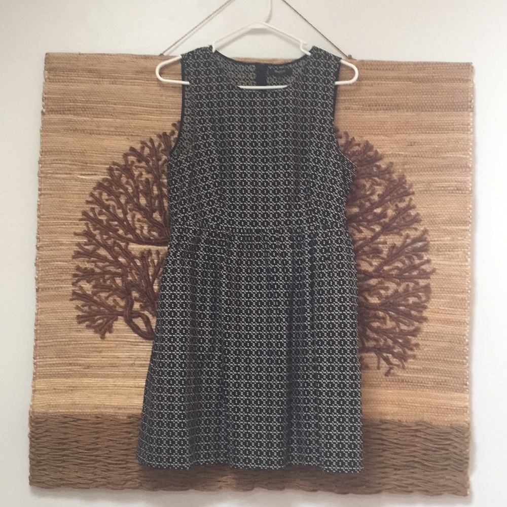 Made well dress with pockets